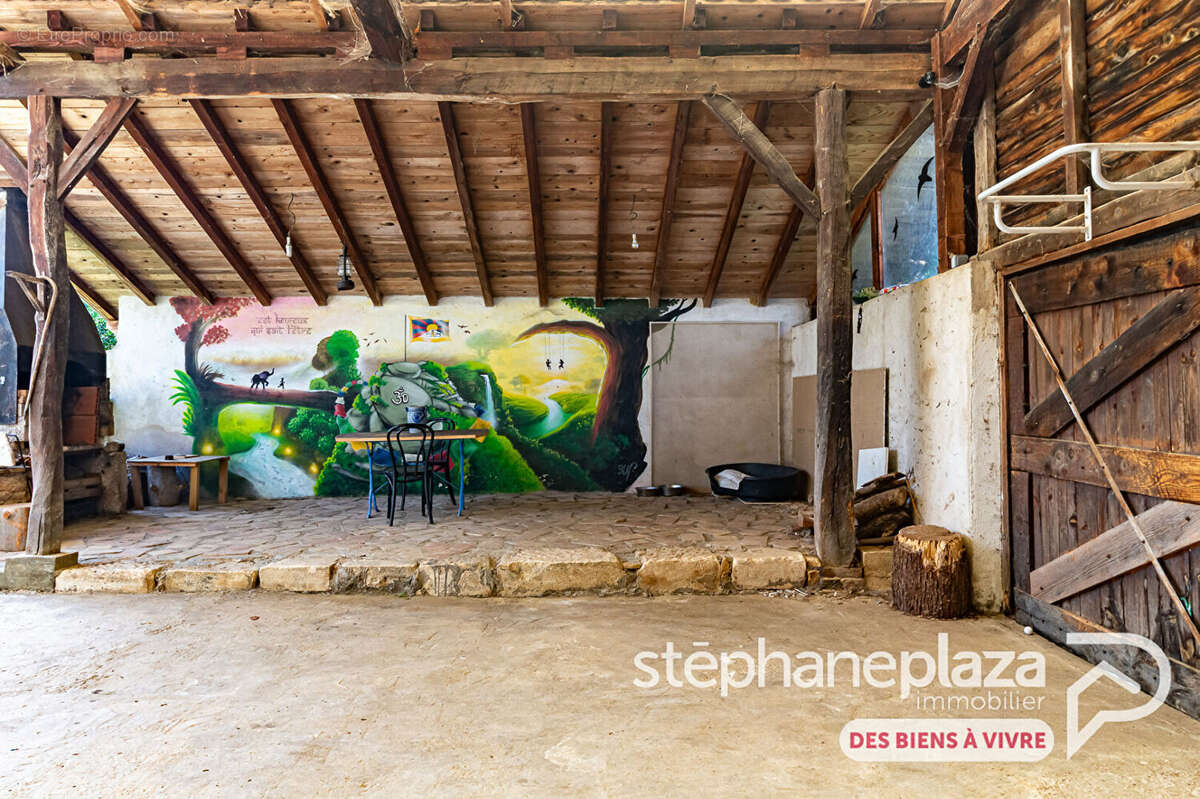 Maison à DOMPIERRE-SUR-CHALARONNE