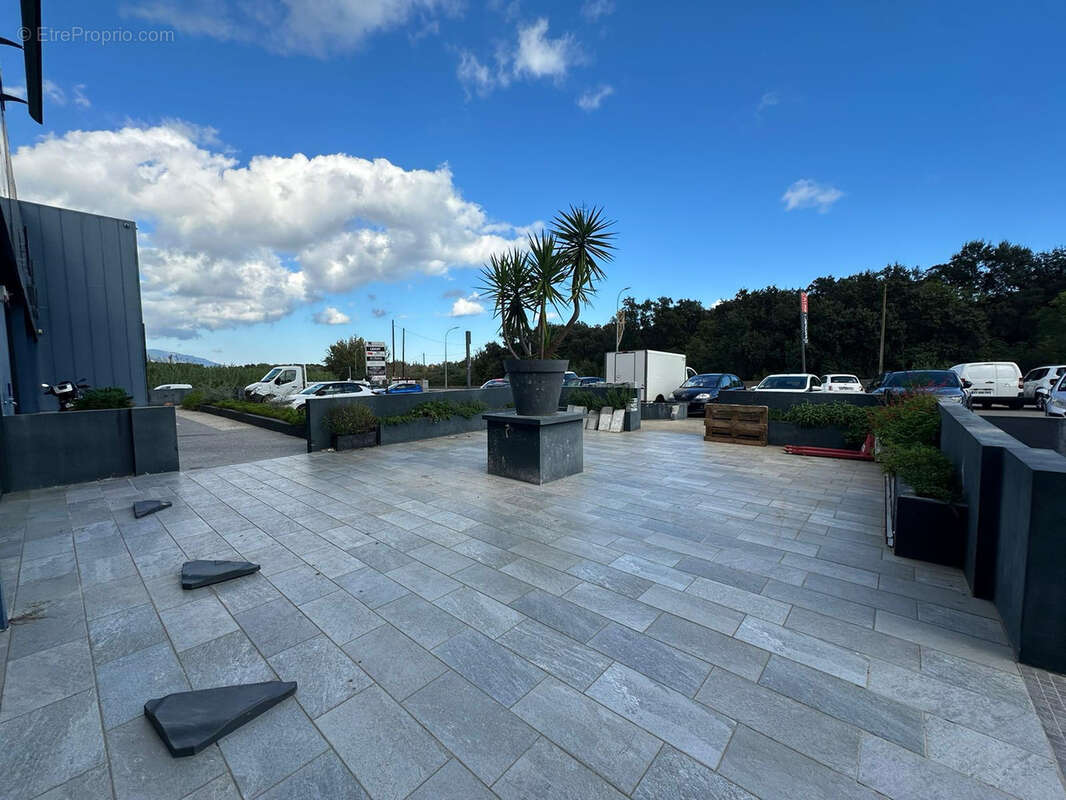 Commerce à BIGUGLIA