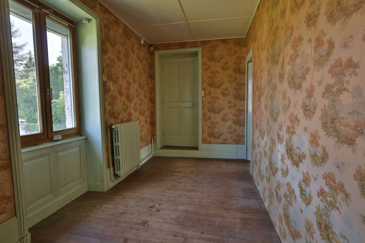 Maison à LUZINAY