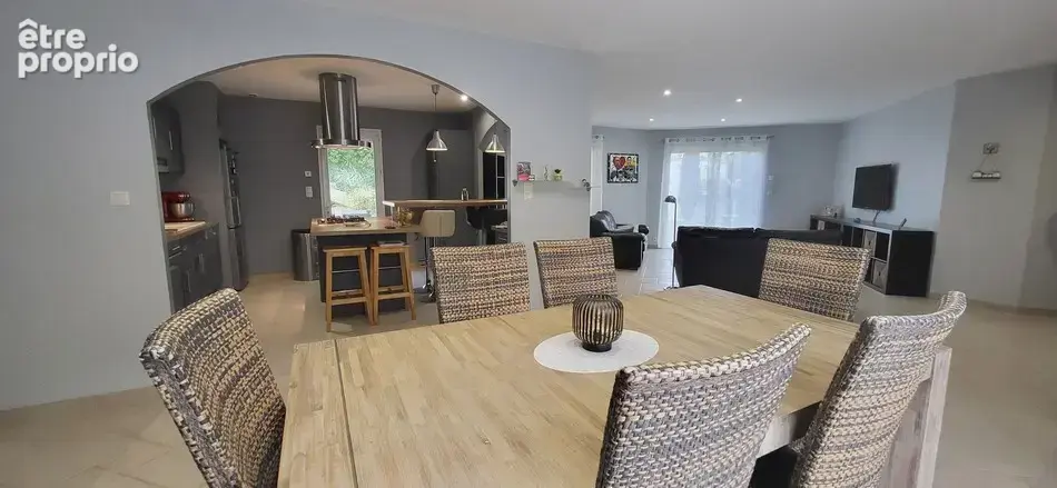 Maison contemporaine avec piscine sur 5 000 m2 de terrain - photo 9