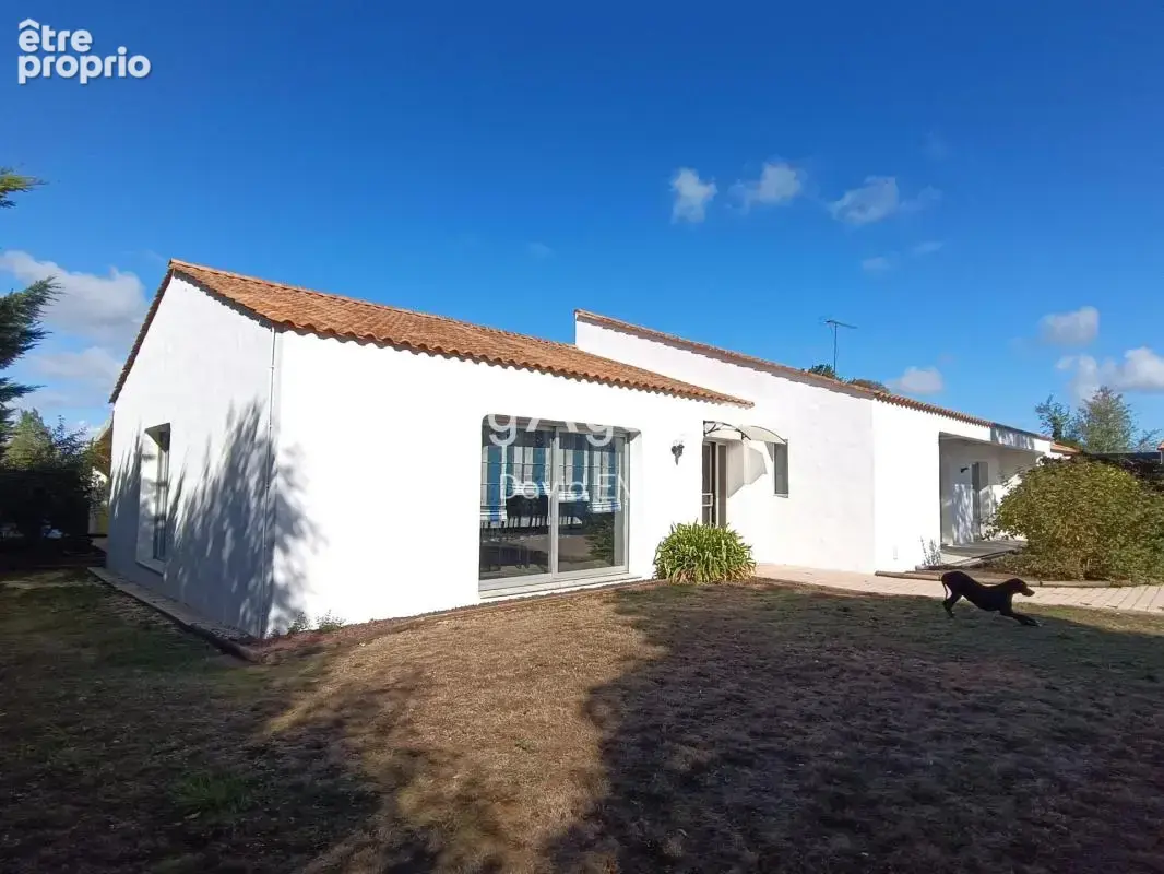 9 Pièces, 166 m2, 6 chambres, Piscine, ST CHRISTOPHE DU LIGNERON - photo 3