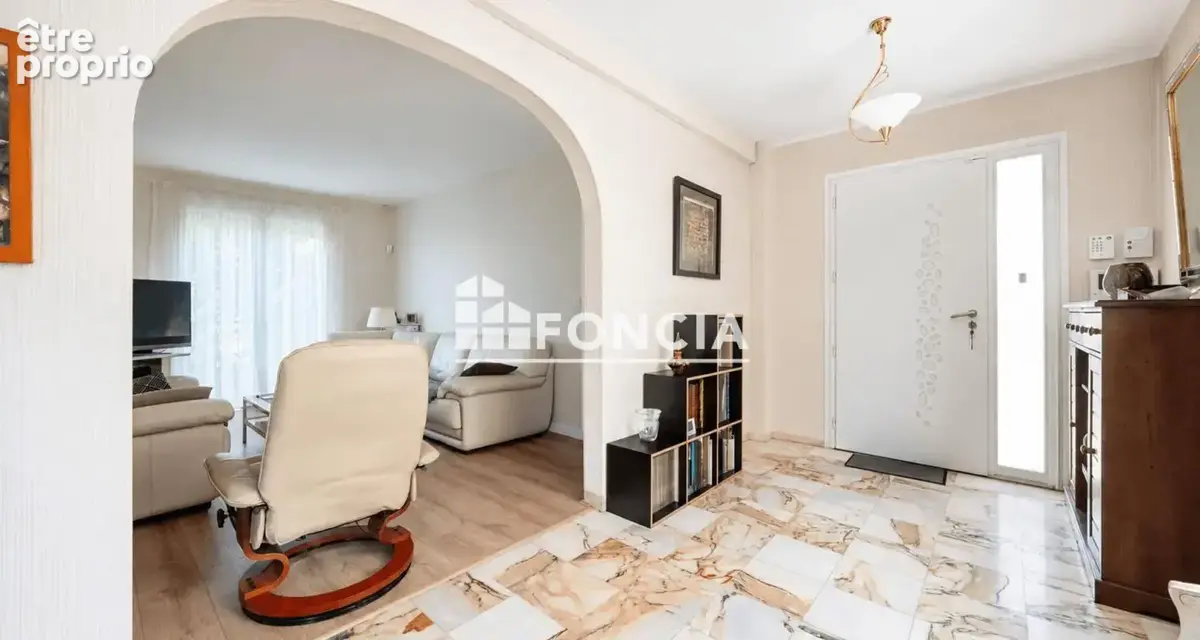 Toulouse Roseraie — Rare duplex T5 de 140 m² avec trois chambres, garages et caves - photo 2