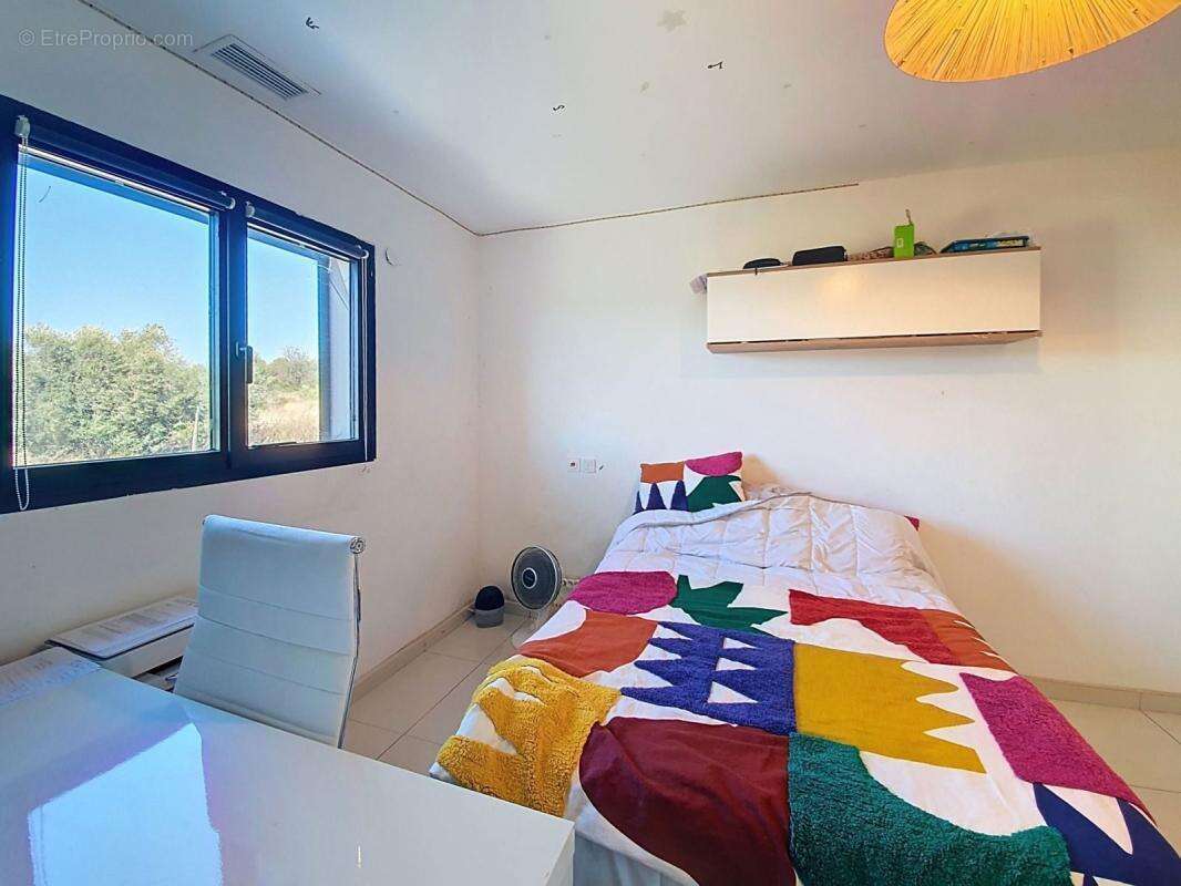 Maison à PEYRESTORTES