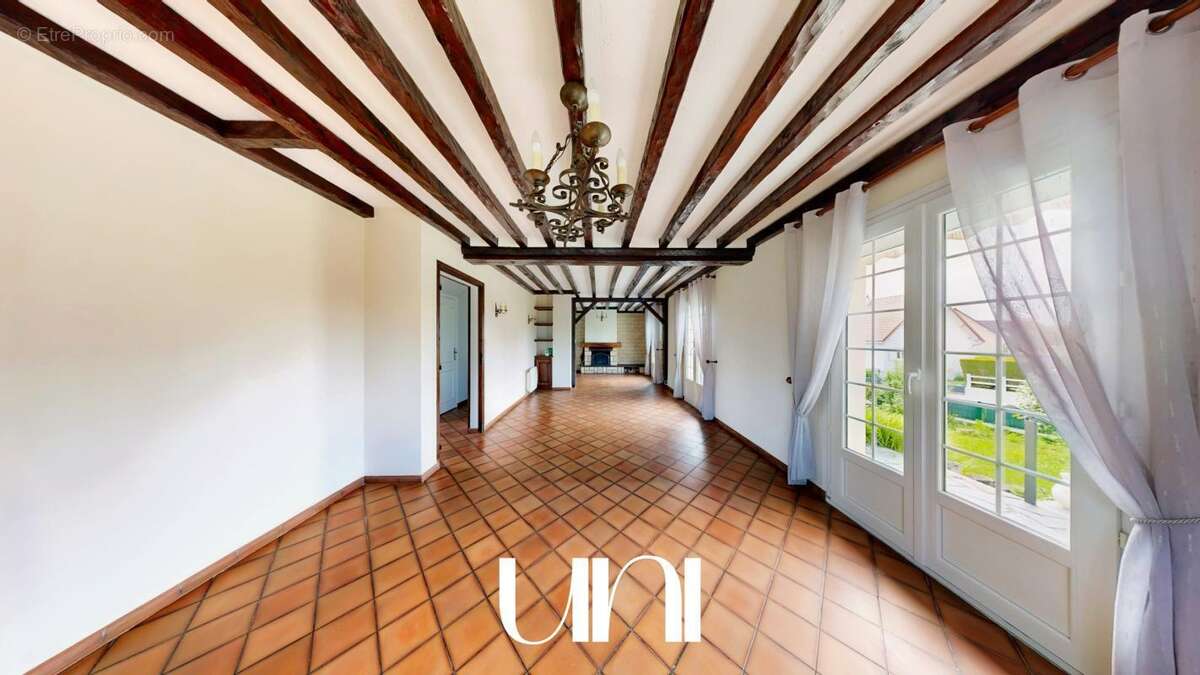 Maison à LOUVIGNY