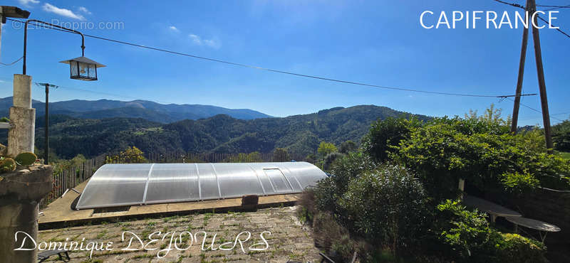 Maison à SAINT-MICHEL-DE-CHABRILLANOUX