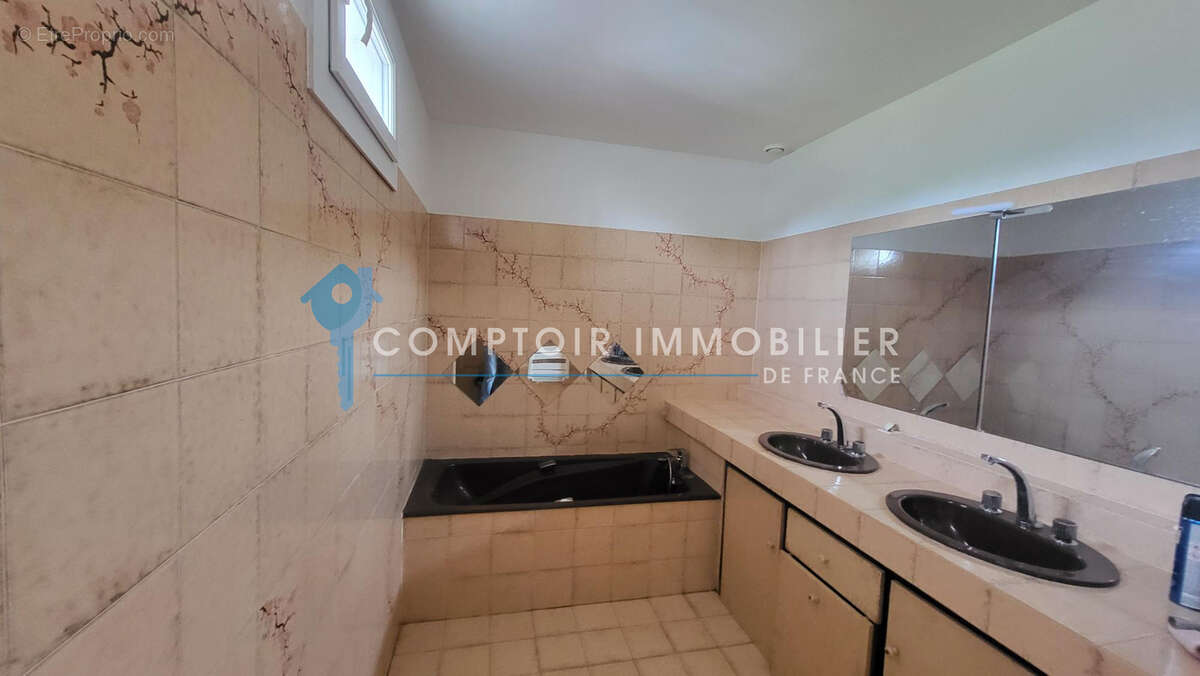 Villa Saint-Christol-Les-Ales de 218 m2 habitables sur un terrain de 2396 m2 - photo 11