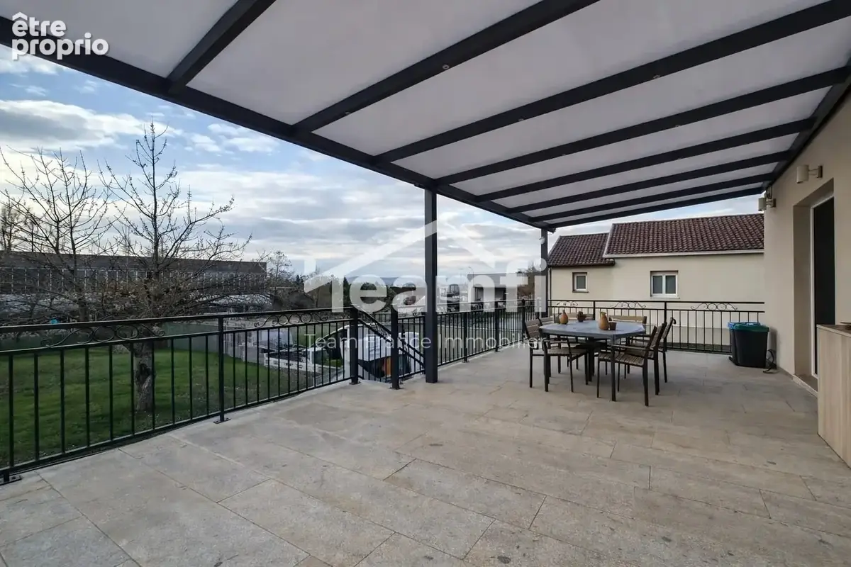 Maison 108 m² à Thiers  - photo 7