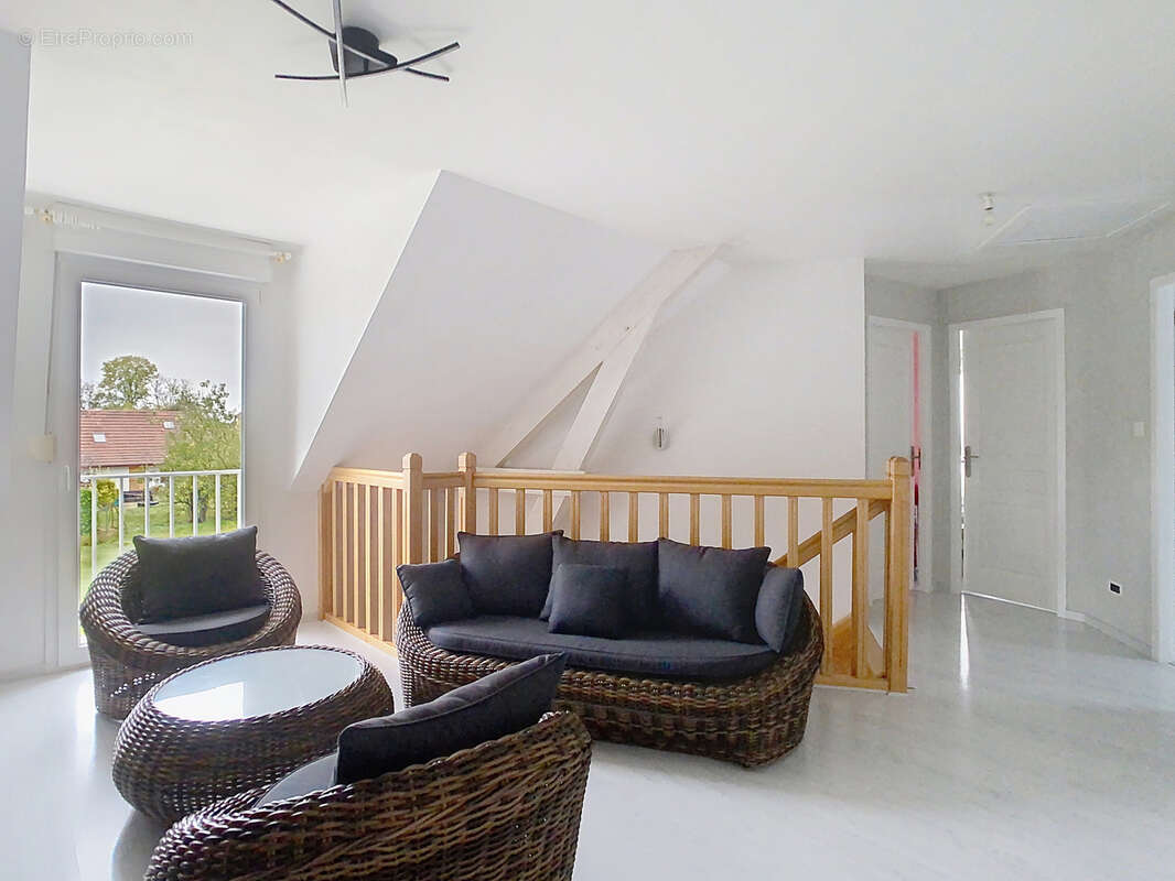 Maison à COURTELEVANT