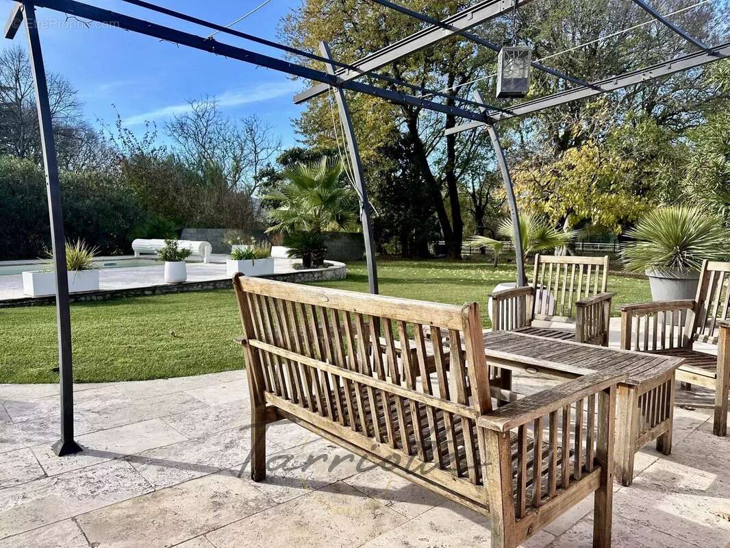 Maison à MONTELIMAR