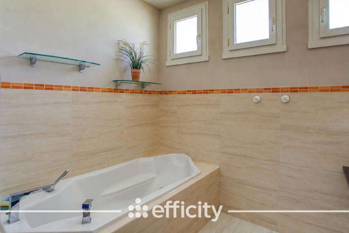 Appartement à LOIRE-SUR-RHONE