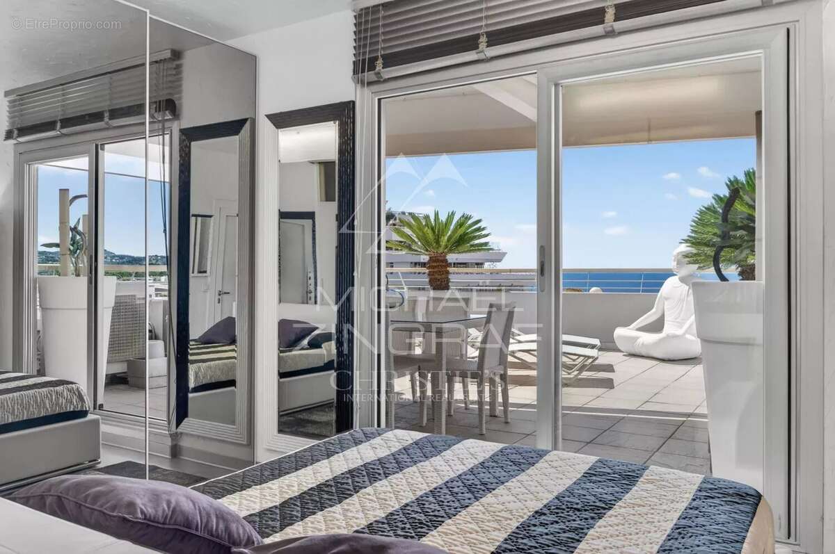 Appartement à VILLENEUVE-LOUBET