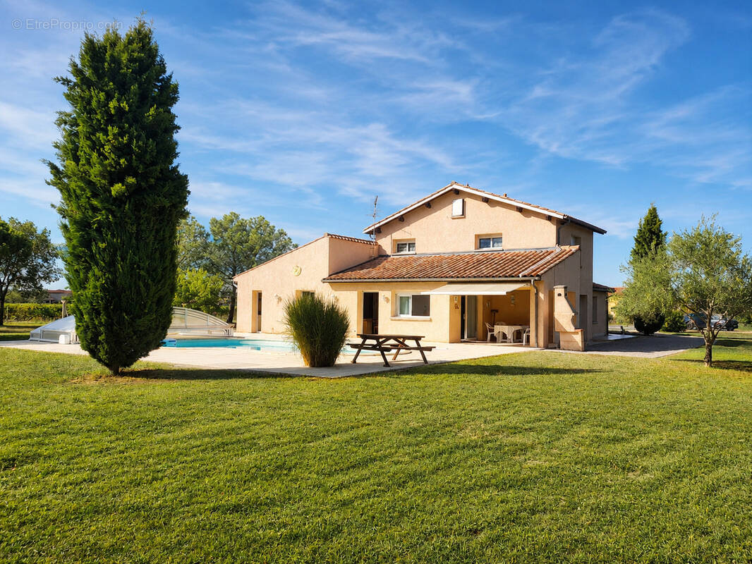 Maison familiale de 227 m2 avec piscine sur plus de 5 000 m2 de terrain   Entre Albi et Gaillac - photo 1