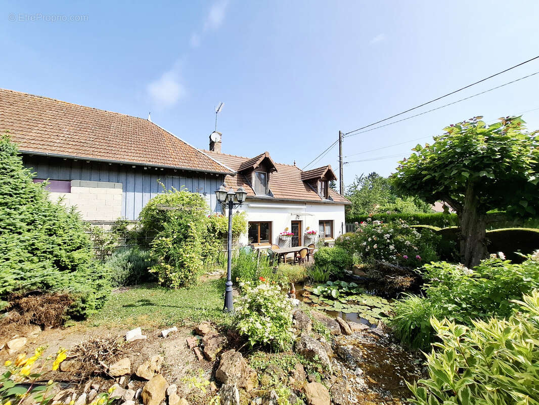 Maison à LUSIGNY-SUR-BARSE