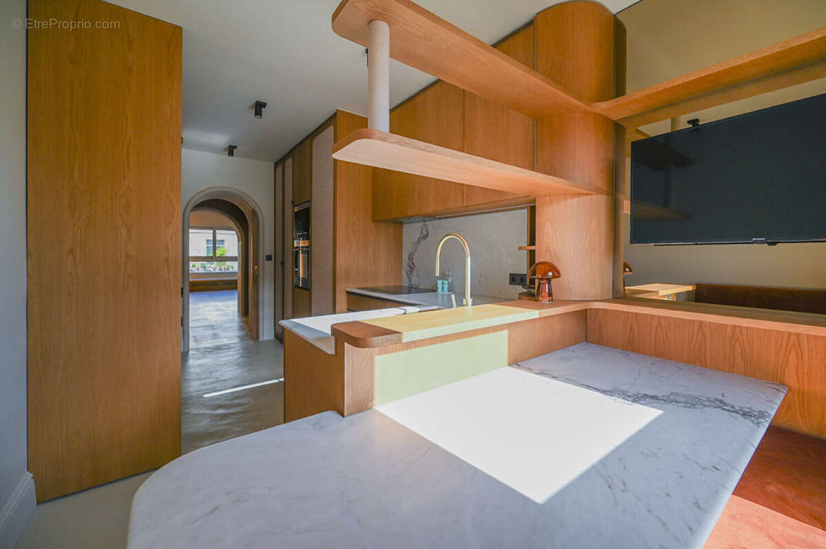 Appartement à PARIS-8E