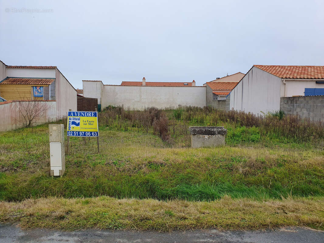 Terrain à L'AIGUILLON-SUR-MER