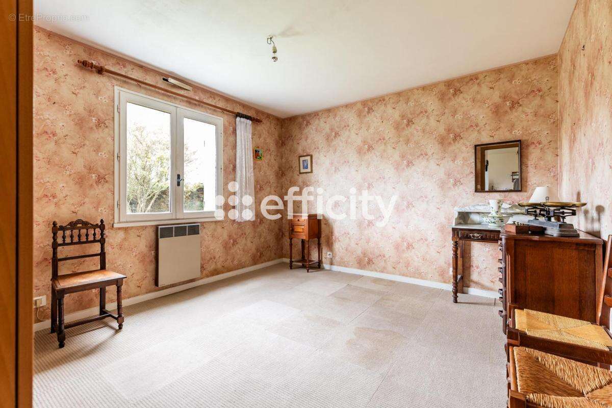 Maison 155 m² à Salles  - photo 8