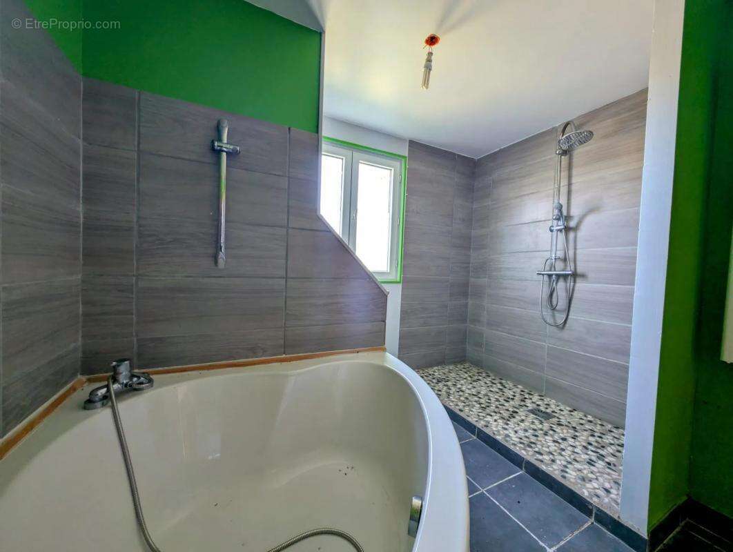 Maison à CHAMPAGNAC