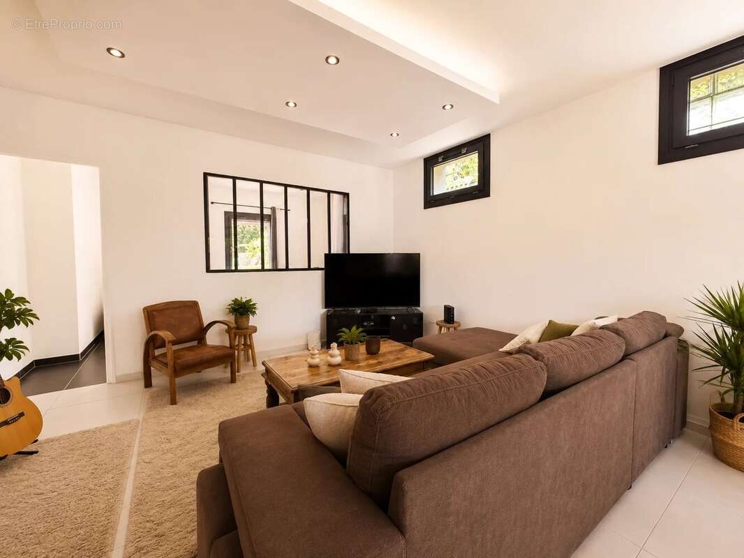 Appartement t3 rénové à puget-sur-argens - photo 7