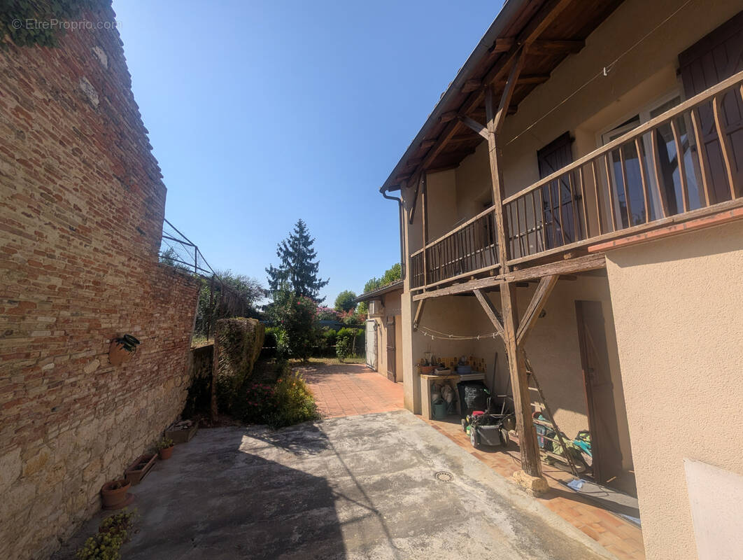 Maison à BEAUMONT-DE-LOMAGNE