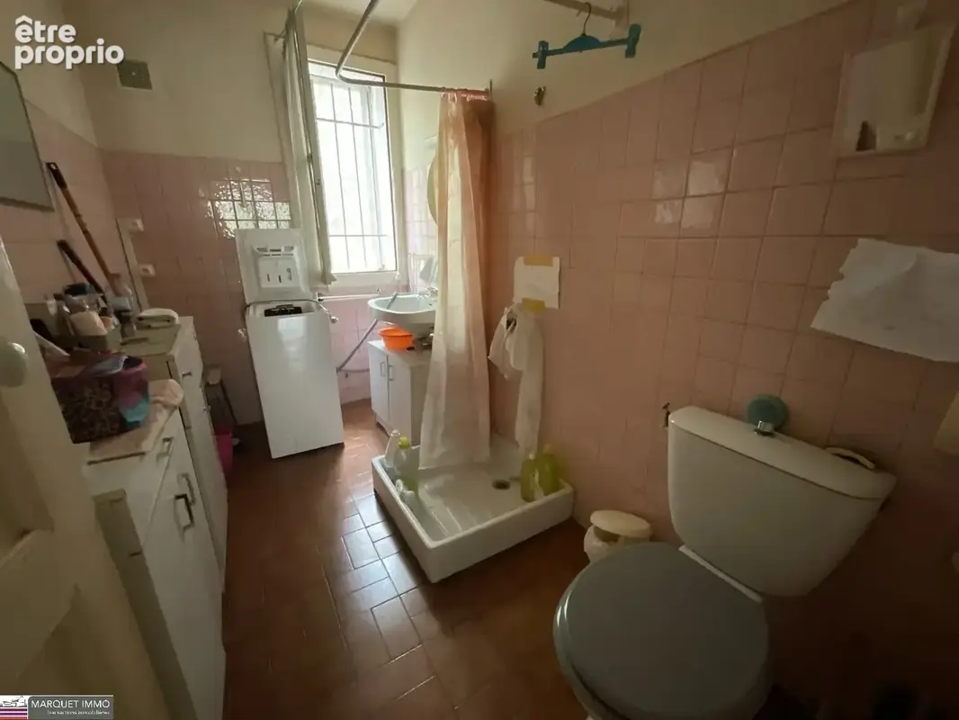 Découvrez cette rarrissime villa T4 avec loggia des années 30 à remettre au goût du jour, de plain-pied d'une surface habitable  - photo 10