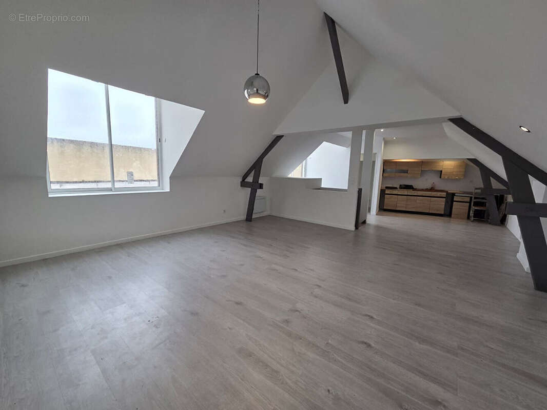 Maison à SAINT-QUENTIN