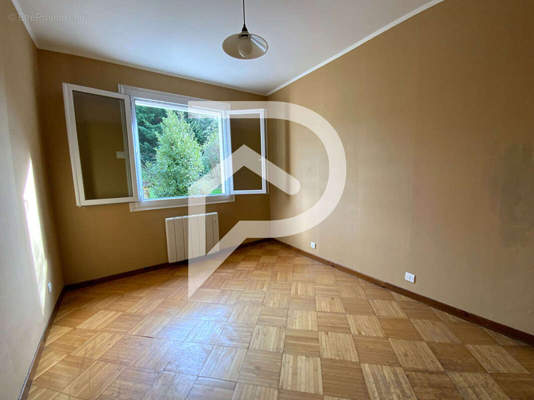 Maison à LES ESSARTS-LE-ROI