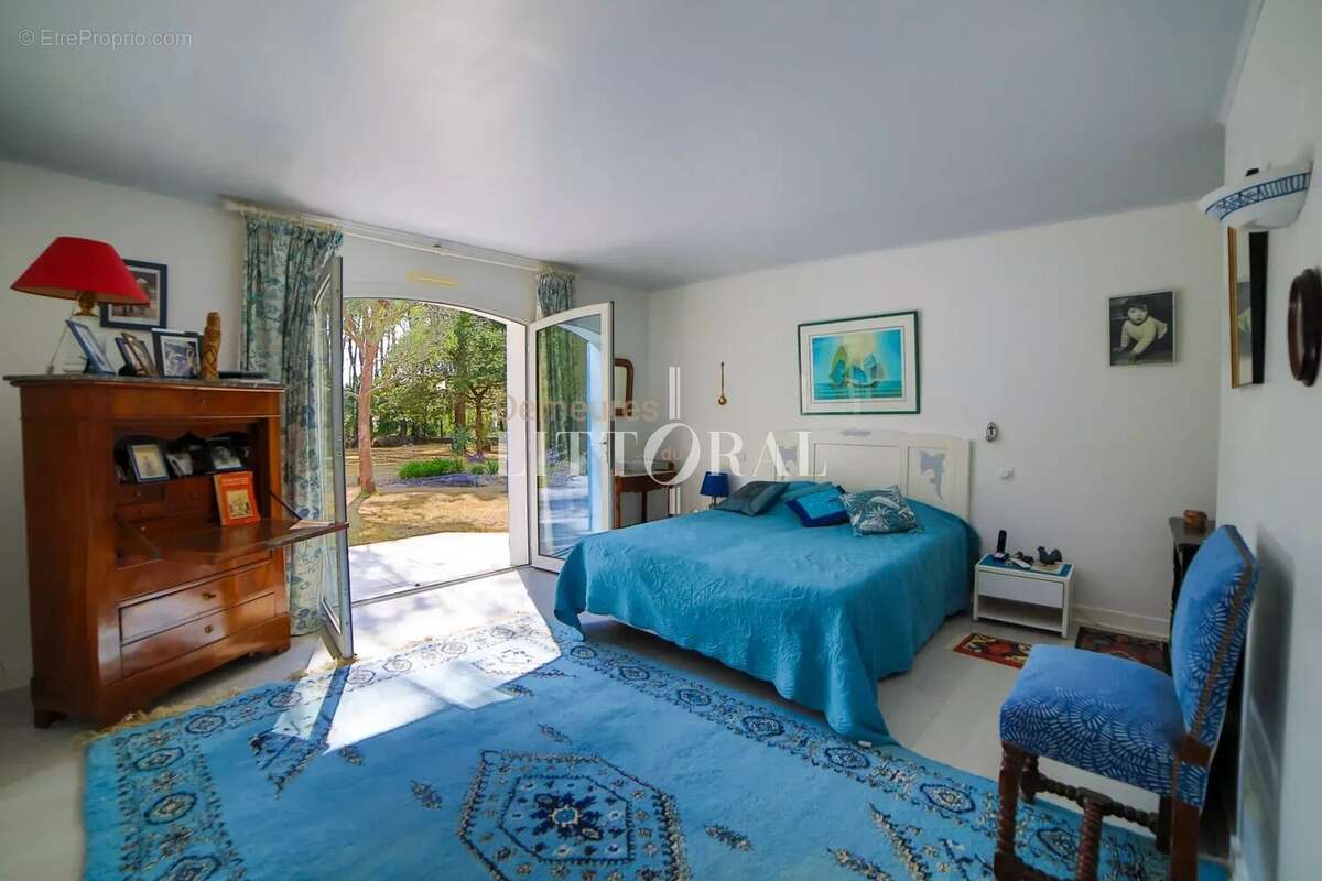 Villa entourée de pins maritimes - photo 12