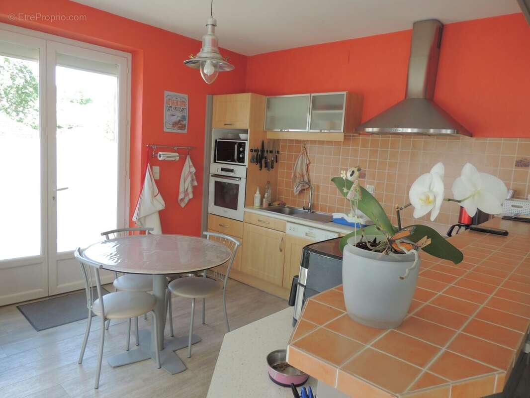 Maison 121 m² à Villefranche-De-Rouergue  - photo 4