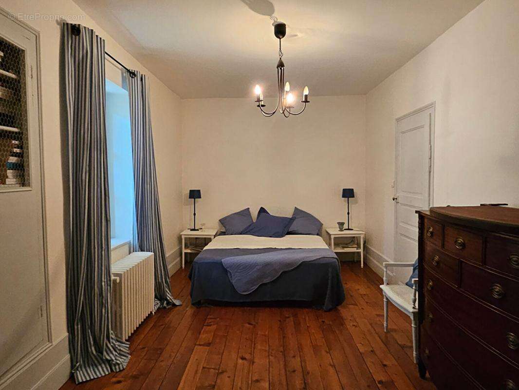 Maison à CHAMPAGNE-SUR-VINGEANNE