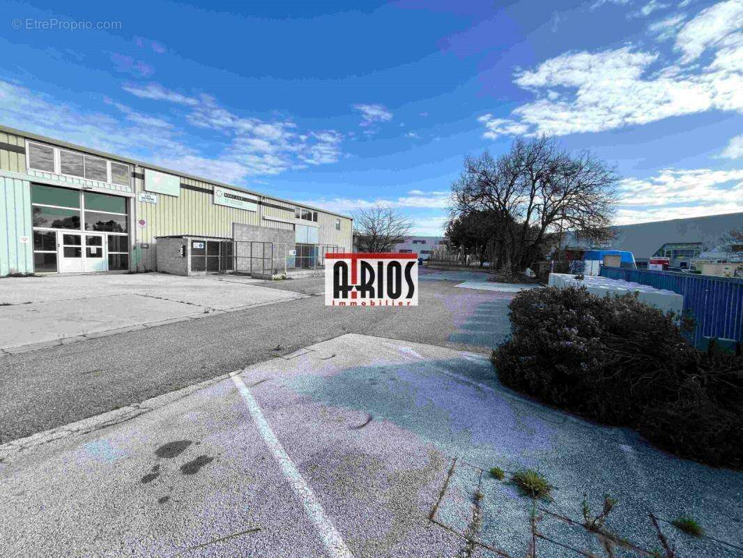 Commerce à LA FARLEDE