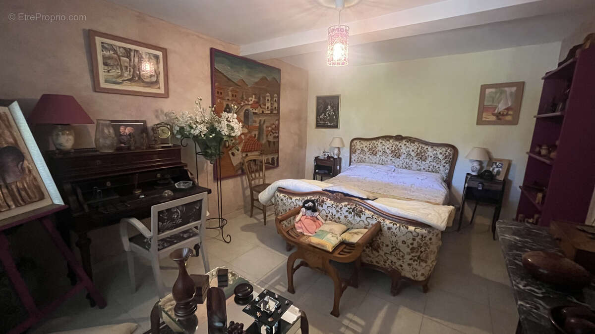 Maison à ROQUEBRUNE-SUR-ARGENS