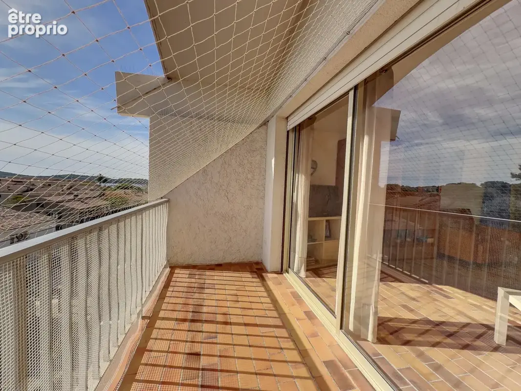 Le Brusc - appartement T2 proche du port avec vue mer - photo 2