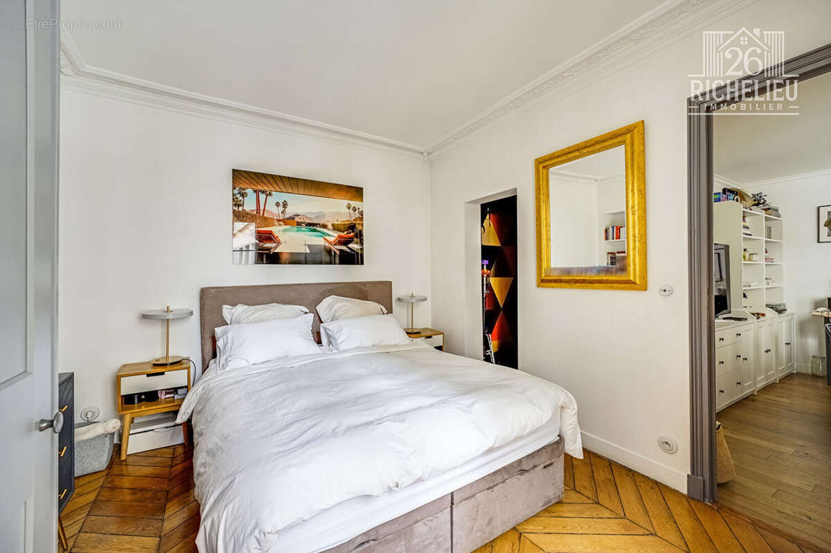 Appartement à PARIS-2E