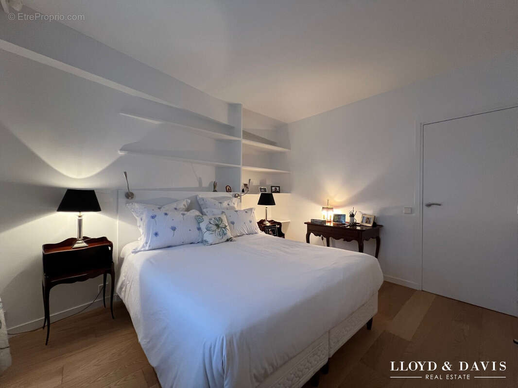 Appartement à PARIS-7E