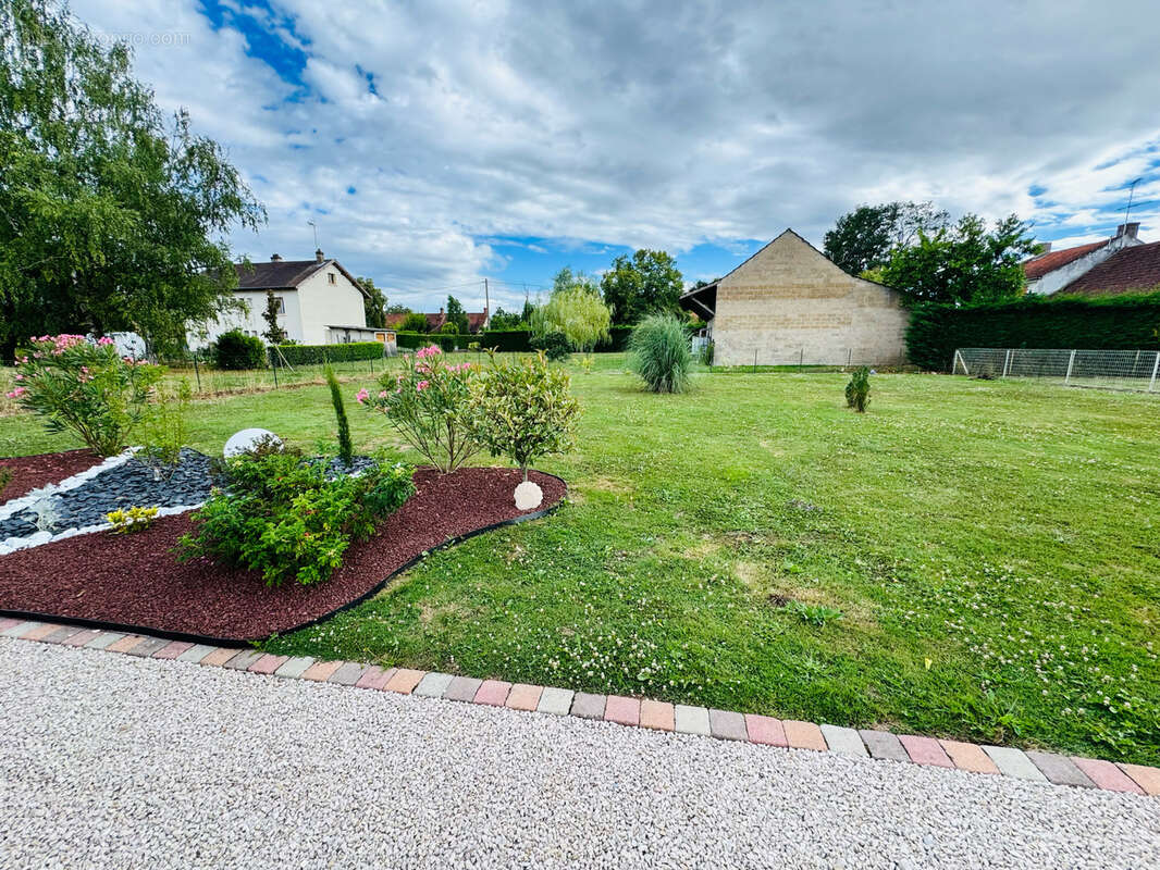 Maison à SAINT-GERMAIN-DU-PLAIN