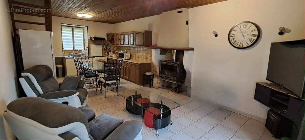 Maison à BAZEILLES