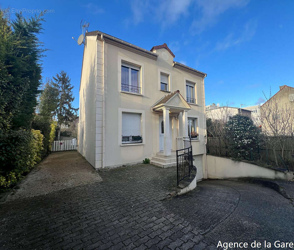 Appartement à HOUILLES