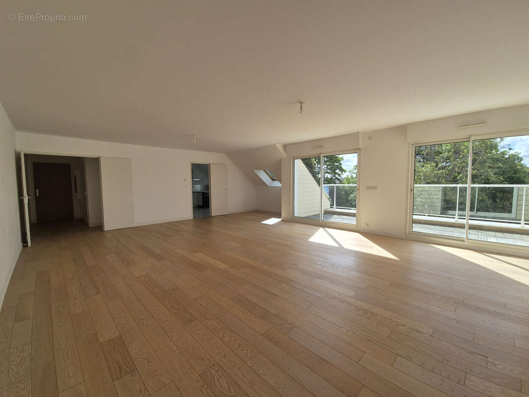 A vendre - bel appartement - centre ville de sable sur sarthe - photo 2