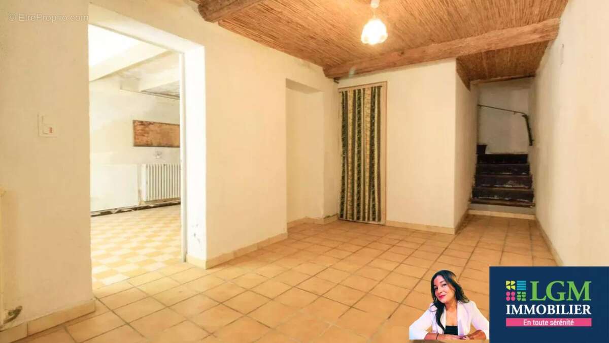 Rognes -Maison de village de caractère 130m² – garage – cave – terrasse - photo 8