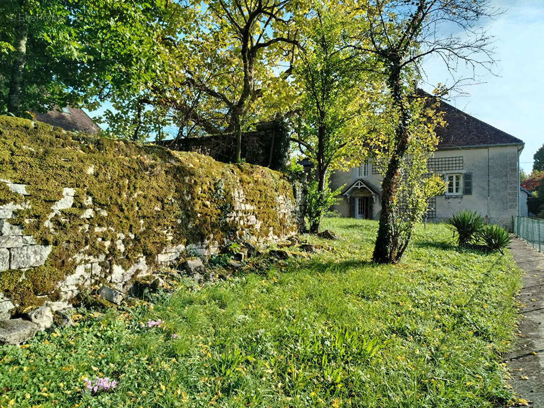 Maison à PORT-LESNEY