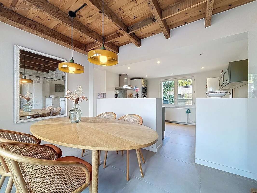 Maison à SAINTE-FOY-LES-LYON