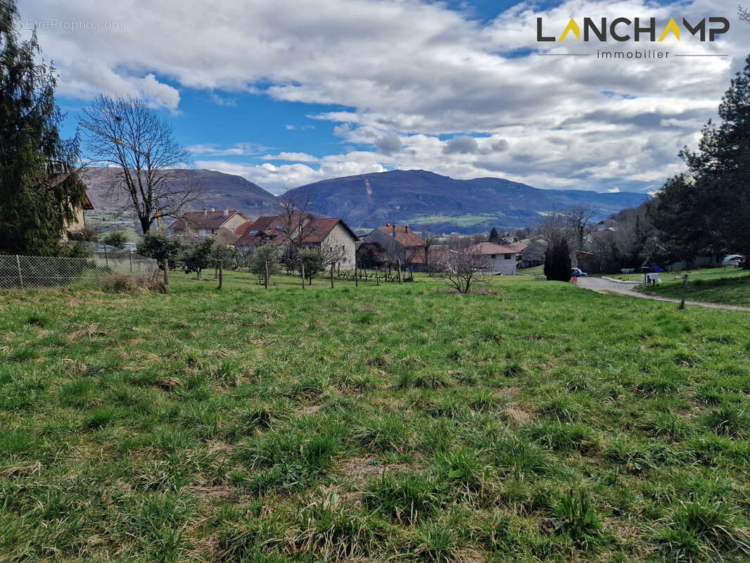 Terrain à CORBONOD