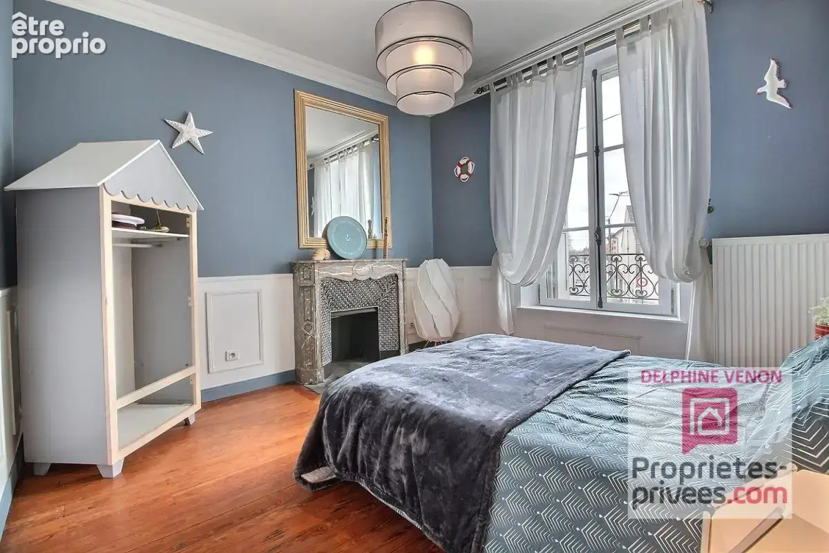 Maison bourgeoise de 225 m² classe énergie C avec double garage et jardin en centre ville de Châteauneuf sur Loire - photo 8