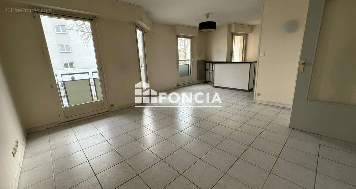 Appartement à REZE
