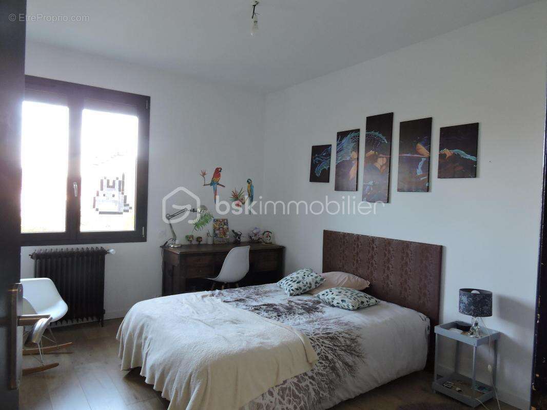 Maison à SAINT-HILAIRE-DE-BRETHMAS