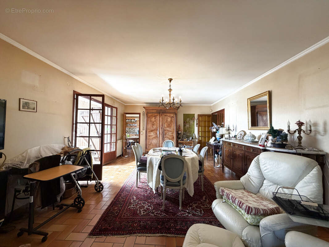 Maison à SAINT-MAXIMIN-LA-SAINTE-BAUME