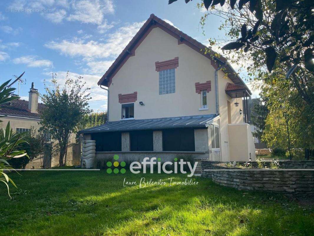 Maison à LIVRY-GARGAN