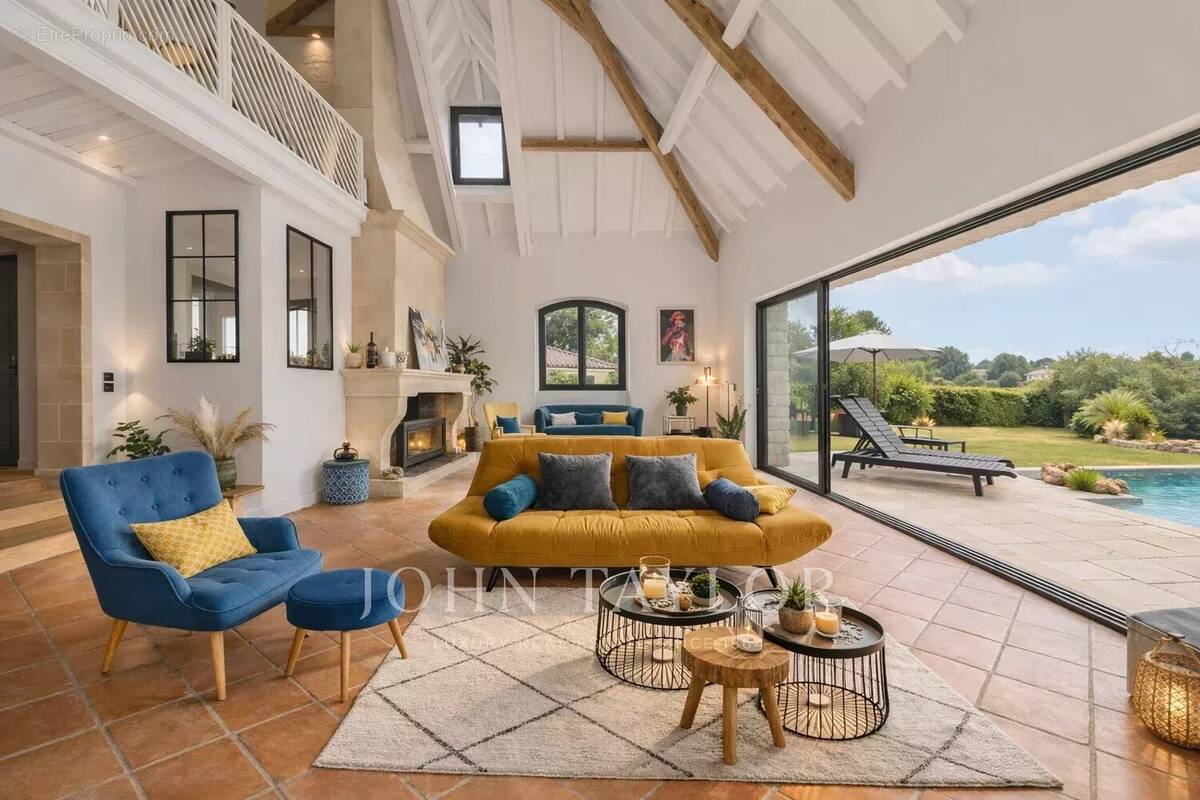 Maison à CARBON-BLANC