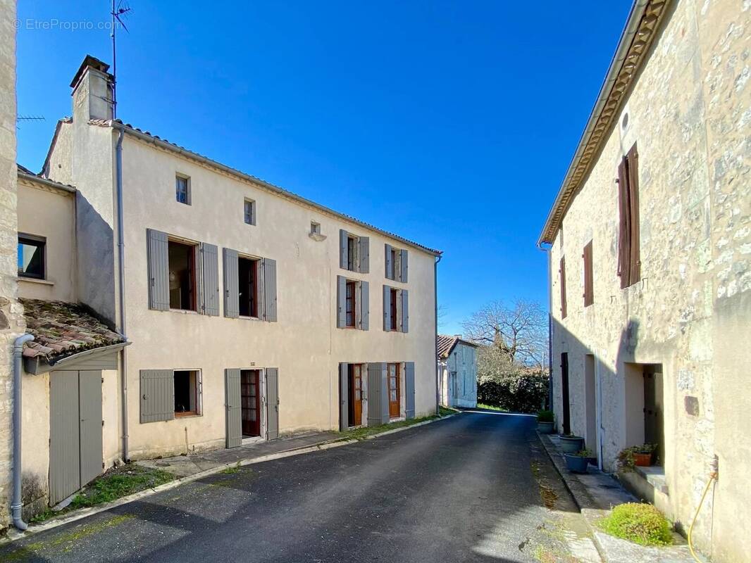 Maison 8 pièces 114 m² · à Montaut · 114 m² · 118 800 €