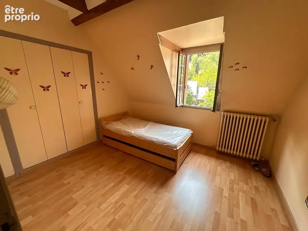 ESTAING, Maison d'habitation avec grand sous-sol et terrain - photo 5
